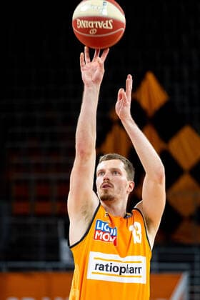 Andreas Obst Ratiopharm Ulm 13 at free throw Ratiopharm Ulm vs EWE Baskets Oldenburg, playoffs game 3, quarterfinals, season 2020 21, 24 05 2021 Ratiopharm Ulm vs EWE Baskets Oldenburg, playoffs game 3, quarterfinals Neu Ulm Copyright: xEibner-Pressefoto RogerxBuerkex EP_EER