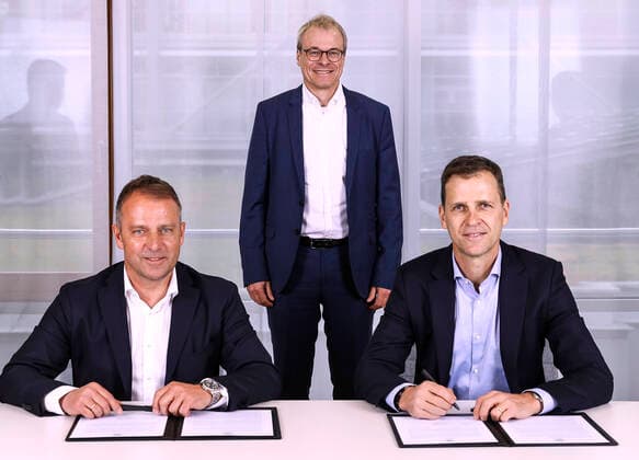 FLICK Hans Dieter to be new national coach at DFB Together with Peter Peters 1 DFB Vice President and Oliver Bierhoff DFB Director National Teams Flick signed his contract as new national coach 25 May 2021 at DFB headquarters in Frankfurt
