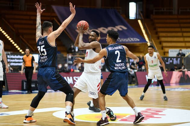 JaJuan Johnson FC Bayern Muenchen Basketball in a duel with Bogdan Radosavljevic HAKRO Merlins Crailsheim and Trae Bell Haynes HAKRO Merlins Crailsheim , GER, HAKRO Merlins Crailsheim vs FC Bayern Basketball, 25 05 2021, Play Off Quarterfinal Game 4, Basketball Bundesliga, Season 2020 2021 GER, HAKRO Merlins Crailsheim vs FC Bayern Basketball, 25 05 2021, Play Off Quarterfinal Game 4, Basketball Bundesliga, Season 2020 2021 Crailsheim Copyright: xEibnerxPressefoto MichaelxMemmlerx EP_MMR