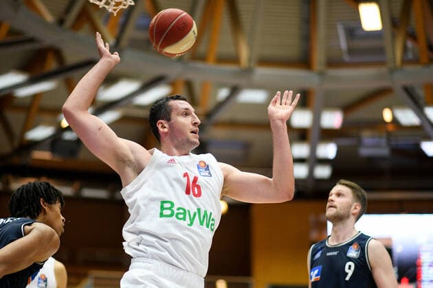 Paul Zipser FC Bayern Muenchen Basketball on the ball, GER, HAKRO Merlins Crailsheim vs FC Bayern Basketball, 25 05 2021, Play Off Quarterfinal Game 4, Basketball Bundesliga, Season 2020 2021 GER, HAKRO Merlins Crailsheim vs FC Bayern Basketball, 25 05 2021, Play Off Quarterfinal Game 4, Basketball Bundesliga, Season 2020 2021 Crailsheim Copyright: xEibnerxPressefoto MichaelxMemmlerx EP_MMR
