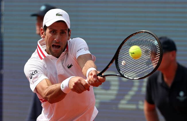 Sport Bilder des Tages (210526) -- BELGRADE, May 26, 2021 -- Serbia s Novak Djokovic returns to Germany s Mats Moraing during their ATP, Tennis Herren 250 Belgrade Open round of 16 singles tennis match in Belgrade, Serbia on May 25, 2021. (Photo by Predrag Milosavljevic Xinhua) (SP)SERBIA-BELGRADE-TENNIS-NOVAK DJOKOVIC ShixZhongyu 