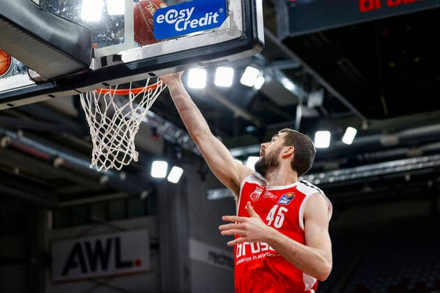 David Kravish Brose Bamberg, 45 Brose Bamberg MHP Riesen Ludwigsburg easyCredit BBL Basketball Bundesliga Basketball Season 2020 21 Playoff Quarterfinals Game 4 , Playoffs, 25 05 2021 Bamberg, Brose Arena Copyright: DanielxLöb