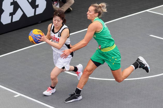 BASKETBALL - FIBA 3x3 Olympic Qualifying GRAZ,AUSTRIA,26.MAY.21 - BASKETBALL - FIBA 3x3 Olympic Qualifying, women, JPN vs AUS. Image shows Mai Yamamoto (JPN) and Maddie Garrick (AUS).  GEPAxpictures xChristianxWalgram