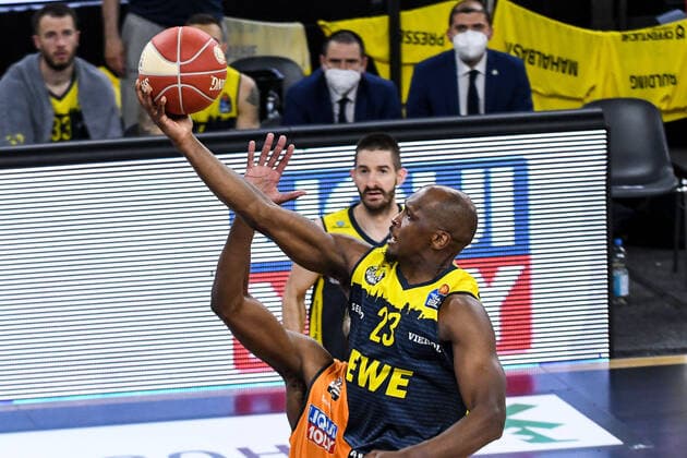 GER, BBL, Play offs, ratiopharm ulm vs EWE Baskets Oldenburg 26 05 2021, ratiopharm arena, Neu Ulm, GER, BBL, Play offs, ratiopharm ulm vs EWE Baskets Oldenburg, in the picture Rickey Paulding Oldenburg, 23 can go almost unhindered to the basket nordphotoxGmbHx xHafner nph00200