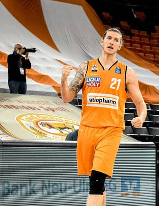 GER, BBL, Play offs, ratiopharm ulm vs EWE Baskets Oldenburg 26 05 2021, ratiopharm arena, Neu Ulm, GER, BBL, Play offs, ratiopharm ulm vs EWE Baskets Oldenburg, pictured Dylan Osetkowski Ulm, 21 clenches his fist after a basket in crunchtime nordphotoxGmbHx xHafner nph00200