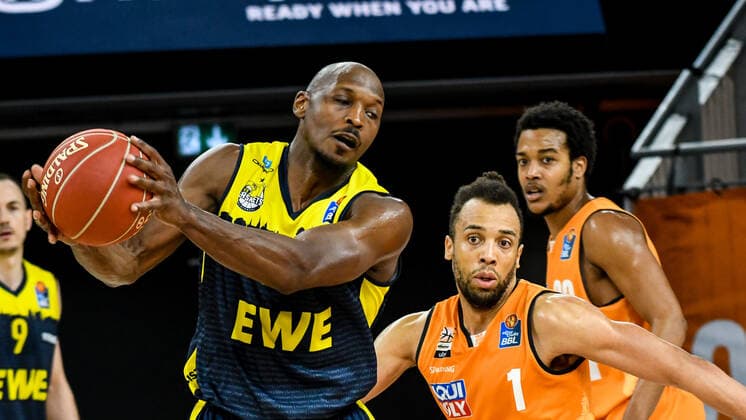 GER, BBL, Play offs, ratiopharm ulm vs EWE Baskets Oldenburg 26 05 2021, ratiopharm arena, Neu Ulm, GER, BBL, Play offs, ratiopharm ulm vs EWE Baskets Oldenburg, pictured Rickey Paulding Oldenburg, 23 , Demitrius Conger Ulm, 1 nordphotoxGmbHx xHafner nph00200