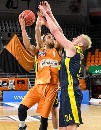 GER, BBL, Play offs, ratiopharm ulm vs EWE Baskets Oldenburg 26 05 2021, ratiopharm arena, Neu Ulm, GER, BBL, Play offs, ratiopharm ulm vs EWE Baskets Oldenburg, in picture Rasid Mahalbasic Oldenburg, 24 blocks Demitrius Conger Ulm, 1 nordphotoxGmbHx xHafner nph00200