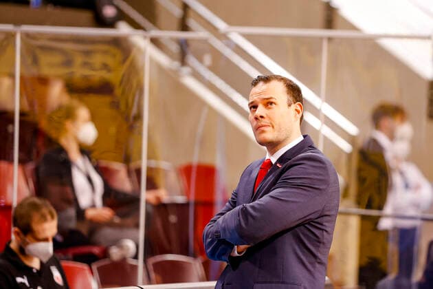 Head coach Johan Roijakkers Brose Bamberg MHP Riesen Ludwigsburg Brose Bamberg, easyCredit Basketball Bundesliga, season 2020 2021, playoff quarterfinal game 4, Ludwigsburg, Germany, 27 05 2021, 21 05 2021, Basketball, BBL 2020 2021, Quarterfinals, Matchday 2, MHP RIESEN Ludwigsburg Brose Bamberg, GER, Ludwigsburg, MHPArena, Copyright: DanielxLöb