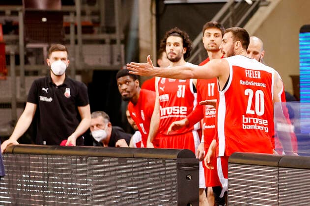 Chase Fieler Brose Bamberg, 20 grumbles after fifth foul MHP Riesen Ludwigsburg Brose Bamberg, easyCredit Basketball Bundesliga, 2020 2021 season, playoff quarterfinal game 4, Ludwigsburg, Germany, 27 05 2021, 21 05 2021, Basketball, BBL 2020 2021, Quarterfinals, Matchday 2, MHP RIESEN Ludwigsburg Brose Bamberg, GER, Ludwigsburg, MHPArena, Copyright: DanielxLöb