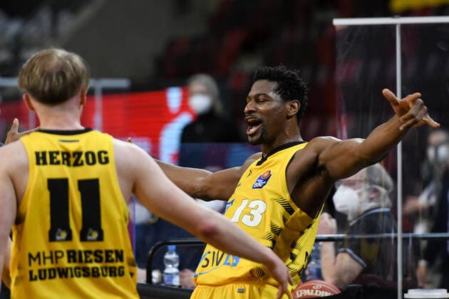 Yorman Polas Bartolo MHP Riesen Ludwigsburg and Lukas Herzog MHP Riesen Ludwigsburg celebrate the victory, GER, MHP Riesen Ludwigsburg vs Brose Bamberg, 27 05 2021, Play Off Quarterfinal Game 5, easycredit Basketball Bundesliga, Season 2020 2021 GER, MHP Riesen Ludwigsburg vs Brose Bamberg, 27 05 2021, Play Off Quarterfinal Game 5, easycredit Basketball Bundesliga, Season 2020 2021 Ludwigsburg Copyright: xEibnerxPressefoto MichaelxMemmlerx EP_MMR