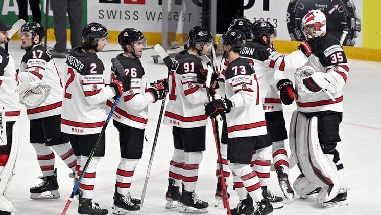 Canadian players celebrate with goalkeeper Darcy Kuemper (R) their 4-2 victory after the 2021 IIHF Men s Ice hockey, Eishockey World Championships preliminary round group B match between Kazakhstan and Canada in Riga, Latvia, on May 28, 2021. Riika, Riga Latvia LKFTJK20210528182550GHLG  Copyright: xJussixNukarix