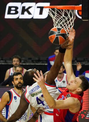 COLOGNE, GERMANY â€“ MAY 28, 2021: Anadolu Efes Istanbulâ€™s Bryant Dunston (C) and CSKA Moscowâ€™s Johannes Voigtmann (R) in the 2020-21 Euroleague Final Four Semifinal B basketball match between CSKA Moscow and Anadolu Efes Istanbul at Lanxess Arena. Tatyana Makeyeva TASS  TS101F61