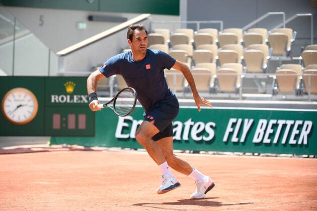28 05 2021 Paris France, Tennis French Open Roland Garros 2021 v l , Roger Federer SUI , warming up, warm up before the match Up, training Copyright: Foto:xHMBxMedia