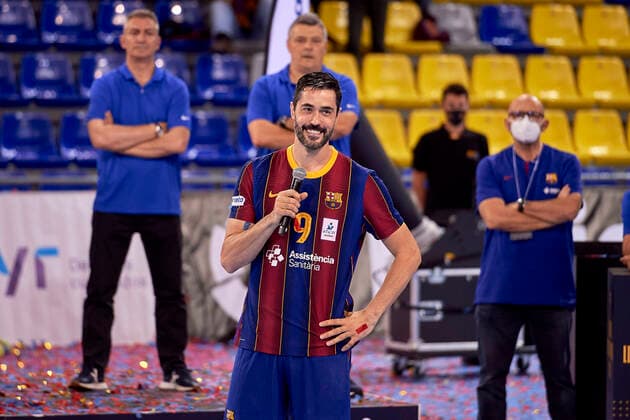 May 29, 2021, Barcelona, Spain: Raul Entrerrios of FC Barcelona, Barca during the league ceremony award after the Liga Asobal match between FC Barcelona and Frigorificos Morrazo at Palau Blaugrana in Barcelona, Spain. Barcelona Spain - ZUMAd159 20210529_zia_d159_070 Copyright: xGerardxFrancox