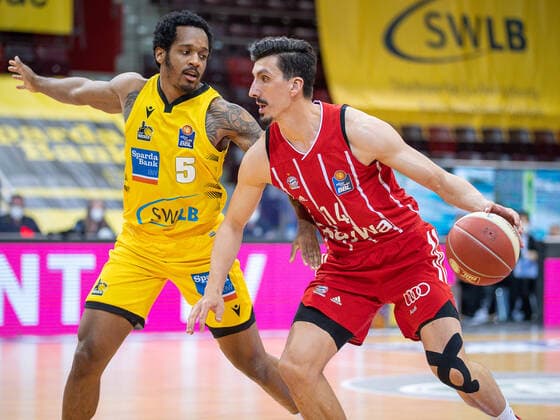 Barry Brown jr MHP Riesen Ludwigsburg, 05 , Nihad Djedovic FC Bayern, 14 , MHP Riesen Ludwigsburg vs FC Bayern Basketball, Basketball, Bundesliga, Playoffs, Semifinals, Game 1, easycredit BBL, 29 05 2021, MHP Riesen Ludwigsburg vs FC Bayern Basketball, Basketball, Bundesliga, Playoffs, Semifinals, Game 1, easycredit BBL, 29 05 2021 Ludwigsburg Copyright: xEibner-Pressefoto SaschaxWaltherx EP_EER