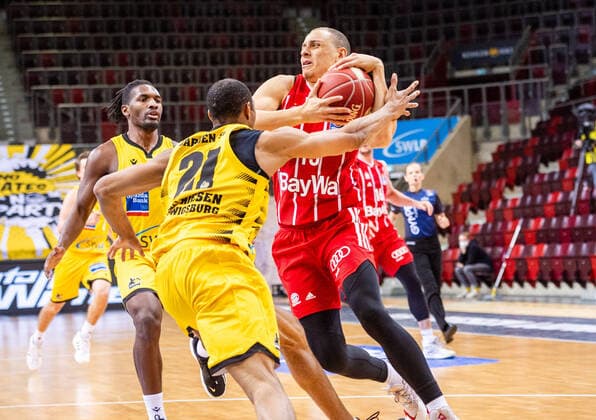 Robin Amaize Bayern Muenchen 15 Tremmell Darden MHP RIESEN Ludwigsburg 21 Jaleen Smith MHP RIESEN Ludwigsburg 3 1 Basketball Bundesliga easyCredit BBL MHP RIESEN Ludwigsburg Bayern Muenchen on 29 05 2021 in Ludwigsburg MHPArena , Baden Wuerttemberg, Germany Ludwigsburg 29 05 21 Basketball , 29 05 2021, Ludwigsburg Germany xpxsdx