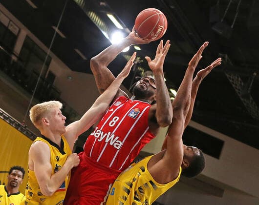 29 05 2021, Germany, Ludwigsburg, Basketball easyCredit BBL Bundesliga, Play off Semi Final, Game 1 MHP RIESEN Ludwigsburg vs FC Bayern Munich Basketball v l Jacob Patrick MHP , Jalen Reynolds FCB , Jamel McLean MHP