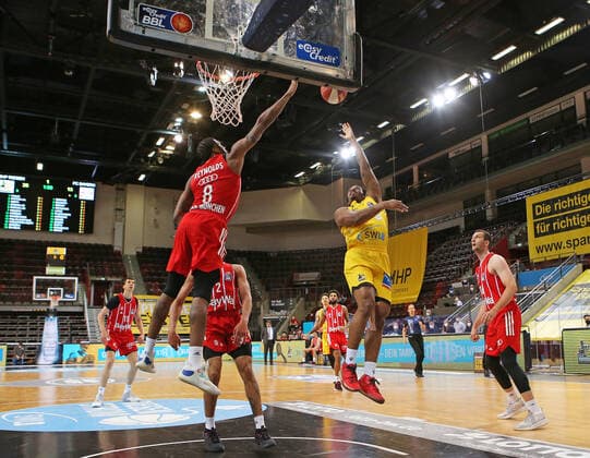 29 05 2021, Germany, Ludwigsburg, Basketball easyCredit BBL Bundesliga, Play off Semi Final, Game 1 MHP RIESEN Ludwigsburg vs FC Bayern Munich Basketball v l Jalen Reynolds FCB , JR Barry Brown MHP