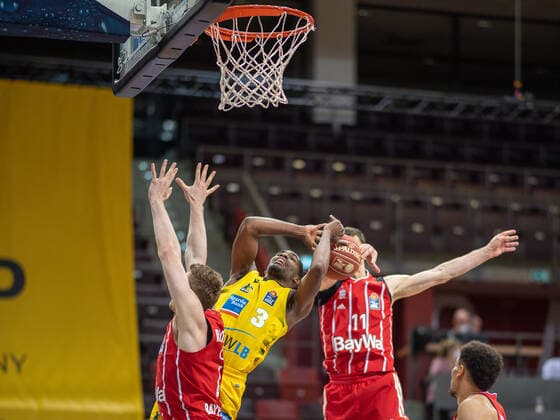 Jaleen Smith MHP Riesen Ludwigsburg, 03 , Vladimir Lucic FC Bayern, 11 , MHP Riesen Ludwigsburg vs FC Bayern Basketball, Basketball, Bundesliga, Playoffs, Semifinals, Game 1, easycredit BBL, 29 05 2021, MHP Riesen Ludwigsburg vs FC Bayern Basketball, Basketball, Bundesliga, Playoffs, Semifinals, Game 1, easycredit BBL, 29 05 2021 Ludwigsburg Copyright: xEibner-Pressefoto SaschaxWaltherx EP_EER