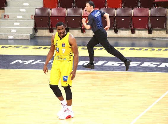 29 05 2021, Germany, Ludwigsburg, Basketball easyCredit BBL Bundesliga, Play off semi final, Game 1 MHP RIESEN Ludwigsburg vs FC Bayern Munich Basketball Jamel McLean MHP happy to make his three-pointer.