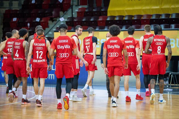 Bayern leave disappointed, Robin Amaize FC Bayern, 015 , Dennis Jerome Seeley FC Bayern, 04 , Diego Flaccadori FC Bayern, 12 , Jason George FC Bayern, 01 , Jalen Reynolds FC Bayern, 08 , Nihad Djedovic FC Bayern, 14 MHP Riesen Ludwigsburg vs FC Bayern Basketball, Basketball, Bundesliga, Playoffs, Semifinals, Game 1, easycredit BBL, 29 05 2021, MHP Riesen Ludwigsburg vs FC Bayern Basketball, Basketball, Bundesliga, Playoffs, Semifinals, Game 1, easycredit BBL, 29 05 2021 Ludwigsburg Copyright: xEibner-Pressefoto SaschaxWaltherx EP_EER