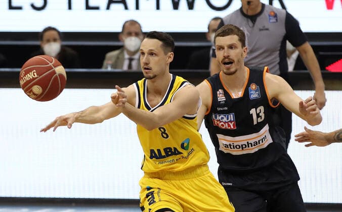 Marcus Eriksson, Andreas Obst action game scene duel sports basketball play off semifinal BBL Bundesliga men season 2020 2021 30 05 2021 ALBA Berlin vs ratiopharm Ulm