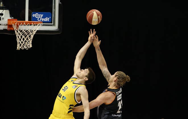 Ben Lammers, Dylan Osetkowski action game scene duel sports basketball play off semifinal BBL Bundesliga men season 2020 2021 30 05 2021 ALBA Berlin vs ratiopharm Ulm