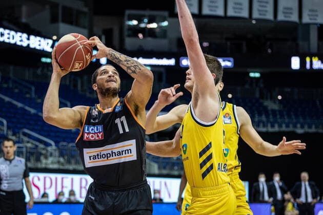 Basketball Berlin 30 05 2021 1 Bundesliga easyCredit BBL Season 2020 2021 Playoffs Semifinals Game 1 Alba Berlin ratiopharm Ulm Isaiah Wilkins Ulm, No 11 Ben Lammers Alba Berlin, No 50