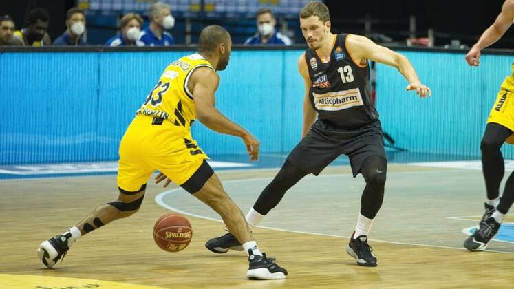 v l Jayson Granger Alba 33, Andreas Obst Ulm 13, 30 05 2021, BBL, Alba Berlin vs Ratiopharm Ulm, at Mercedes Benz Arena, GER, Berlin, 30 05 2021, BBL, Alba vs Ratiopharm Ulm Berlin Copyright: xUwexKoch Eibner-Pressefotox EP_UKH