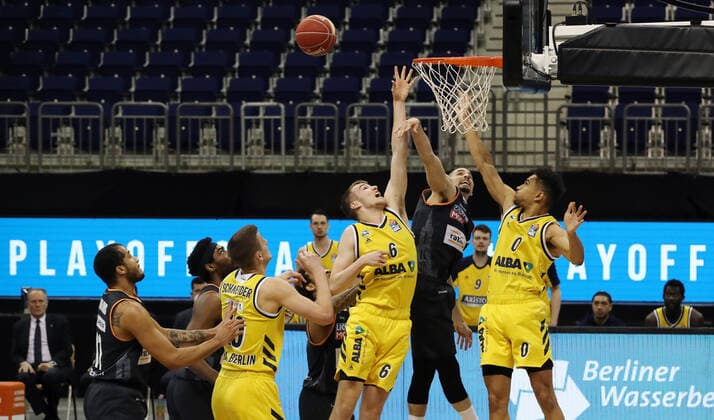 Malte Delow, John Petrucelli, Maodo Lo action game scene duel sports basketball play off semifinal BBL Bundesliga men season 2020 2021 30 05 2021 ALBA Berlin vs ratiopharm Ulm