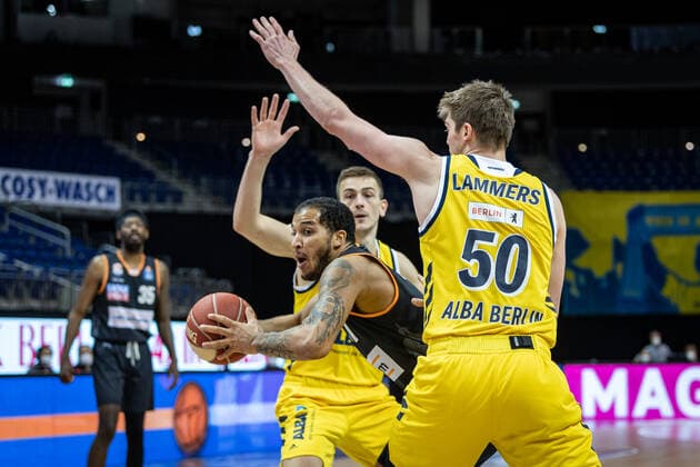 Basketball Berlin 30 05 2021 1 Bundesliga easyCredit BBL Season 2020 2021 Playoffs Semifinals Game 1 Alba Berlin ratiopharm Ulm Isaiah Wilkins Ulm, No 11 Ben Lammers Alba Berlin, No 50 Tim Schneider Alba Berlin, No 10