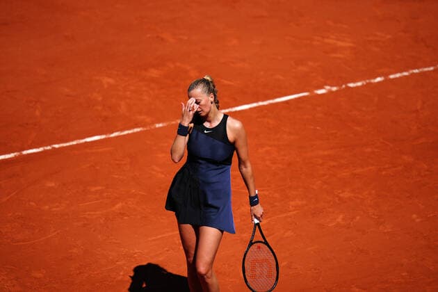 Mandatory Credit: Photo by Javier Garcia BPI Shutterstock (11977037gl) Petra Kvitova dejected during her first round match French Open Tennis, Day One, Roland Garros, Paris, France - 30 May 2021 French Open Tennis, Day One, Roland Garros, Paris, France - 30 May 2021  Copyright: xJavierxGarcia BPI Shutterstockx 11977037gl