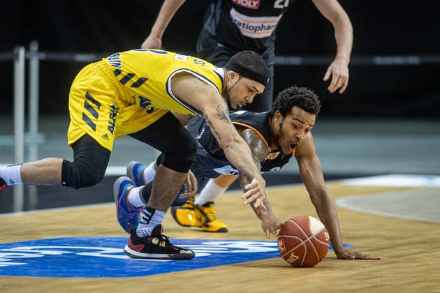 Basketball Berlin 30 05 2021 1 Bundesliga easyCredit BBL Season 2020 2021 Playoffs Semifinals Game 1 Alba Berlin ratiopharm Ulm Peyton Siva Alba Berlin, No 03 Troy Caupain Ulm, No 23