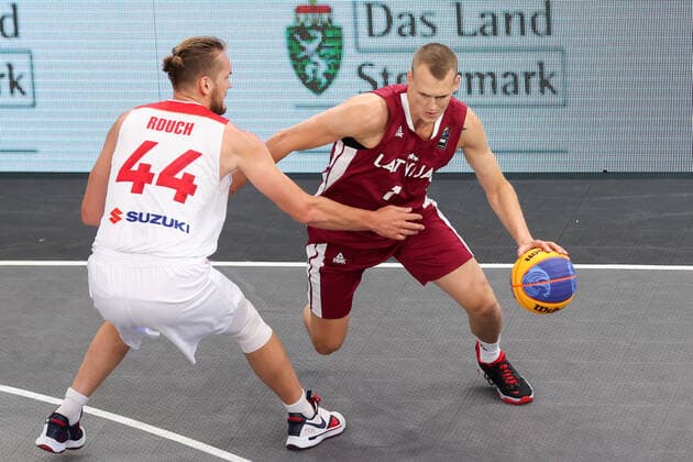 BASKETBALL - FIBA 3x3 Olympic Qualifying GRAZ,AUSTRIA,30.MAY.21 - BASKETBALL - FIBA 3x3 Olympic Qualifying, semifinal, men, POL vs LAT. Image shows Szymon Rduch (POL) and Nauris Miezis (LAT).  GEPAxpictures xChristianxWalgram