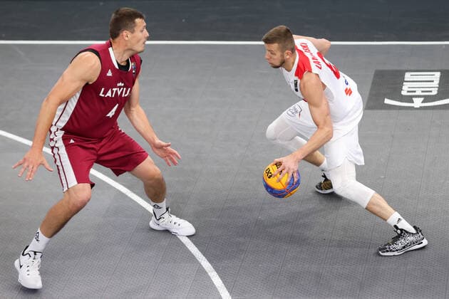 BASKETBALL - FIBA 3x3 Olympic Qualifying GRAZ,AUSTRIA,30.MAY.21 - BASKETBALL - FIBA 3x3 Olympic Qualifying, semifinal, men, POL vs LAT. Image shows Agnis Cavars (LAT) and Przemyslaw Zamojski (POL).  GEPAxpictures xChristianxWalgram
