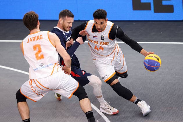 BASKETBALL - FIBA 3x3 Olympic Qualifying GRAZ,AUSTRIA,30.MAY.21 - BASKETBALL - FIBA 3x3 Olympic Qualifying, semifinal, men, NED vs FRA. Image shows Julian Jaring (NED), Antoine Eito (FRA) and Arvin Slagter (NED).  GEPAxpictures xChristianxWalgram