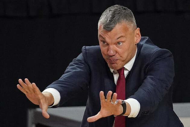 COLOGNE, GERMANY - MAY 30, 2021: Barcelona s head coach Sarunas Jasikevicius at the 2020 21 Euroleague Final Four championship game between FC Barcelona, Barca and Anadolu Efes Istanbul at Lanxess Arena. Tatyana Makeyeva TASS  TS10228B