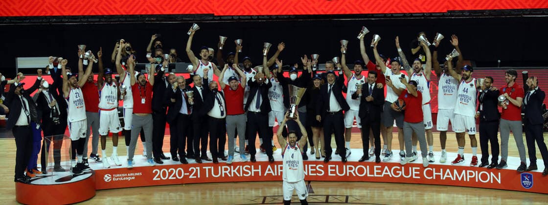 Basketball Turkish Airlines EuroLeague Final FC Barcelona Anadolu Efes Istanbul Lanxess Arena Cologne Germany 30 05 2021 Award Ceremony Front Dogus Balbay Anadolu Efes Istanbul