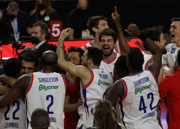 Basketball Turkish Airlines EuroLeague Final FC Barcelona Anadolu Efes Istanbul Lanxess Arena Cologne Germany 30 05 2021 Cheers Anadolu Efes Istanbul