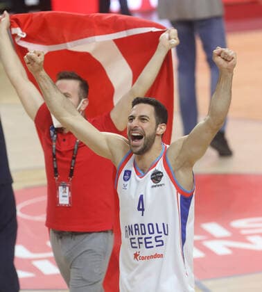 Basketball Turkish Airlines EuroLeague Final FC Barcelona Anadolu Efes Istanbul Lanxess Arena Cologne Germany 30 05 2021 Cheers Dogus Balbay Anadolu Efes Istanbul