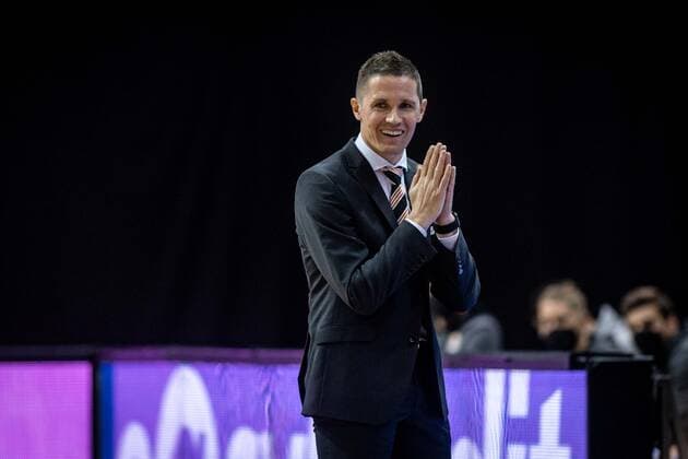 Basketball Berlin 30 05 2021 1 Bundesliga easyCredit BBL season 2020 2021 playoffs semifinals game 1 Alba Berlin ratiopharm Ulm Jaka Lakovic Ulm, coach cheering