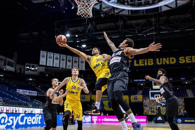 Basketball Berlin 30 05 2021 1 Bundesliga easyCredit BBL Season 2020 2021 Playoffs Semifinals Game 1 Alba Berlin ratiopharm Ulm Peyton Siva Alba Berlin, No 03 Troy Caupain Ulm, No 23