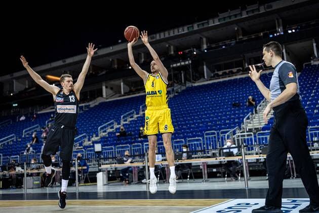 Basketball Berlin 30 05 2021 1 Bundesliga easyCredit BBL Season 2020 2021 Playoffs Semifinals Game 1 Alba Berlin ratiopharm Ulm Marcus Eriksson Alba Berlin, No 08 Andreas Obst Ulm, No 13