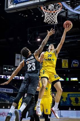 Basketball Berlin 30 05 2021 1 Bundesliga easyCredit BBL Season 2020 2021 Playoffs Semifinals Game 1 Alba Berlin ratiopharm Ulm Simone Fontecchio Alba Berlin, No 20 Troy Caupain Ulm, No 23