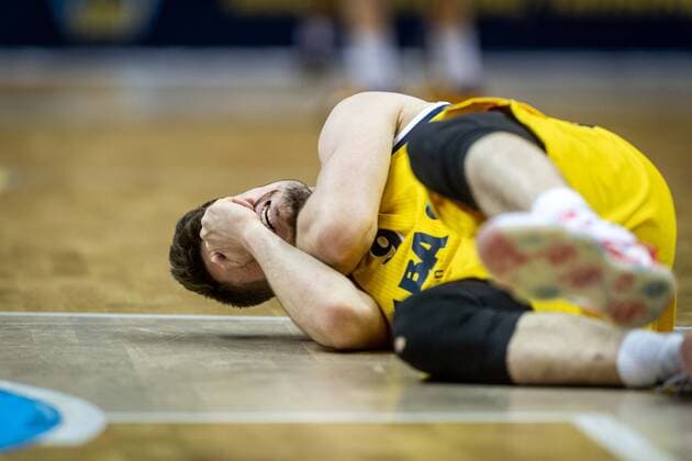 Basketball Berlin 30 05 2021 1 Bundesliga easyCredit BBL season 2020 2021 playoffs semifinals game 1 Alba Berlin ratiopharm Ulm Jonas Mattisseck Alba Berlin, No 09 injured on the ground