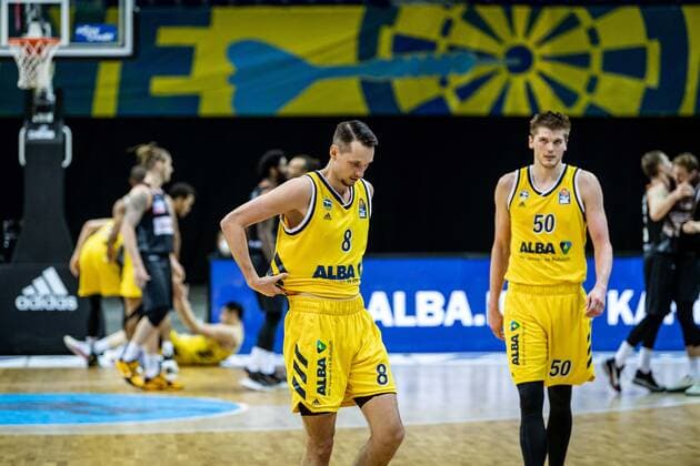 Basketball Berlin 30 05 2021 1 Bundesliga easyCredit BBL Season 2020 2021 Playoffs Semifinals Game 1 Alba Berlin ratiopharm Ulm downed Berliners after the game Marcus Eriksson Alba Berlin, No 08 Ben Lammers Alba Berlin, No 50