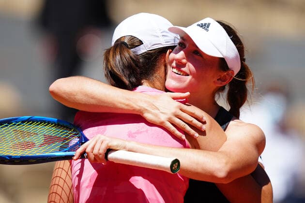 Mandatory Credit: Photo by Javier Garcia BPI Shutterstock (11977038cv) Kaja Juvan congratulates close friend Iga Swiatek following her victory in their first round match French Open Tennis, Day Two, Roland Garros, Paris, France - 31 May 2021 French Open Tennis, Day Two, Roland Garros, Paris, France - 31 May 2021  Copyright: xJavierxGarcia BPI Shutterstockx 11977038cv