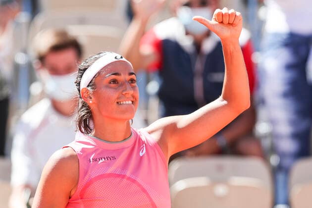 TENNIS - French Open 2021 PARIS,FRANCE,31.MAY.21 - TENNIS - WTA, Tennis Damen Tour, French Open, Roland Garros, Grand Slam. Image shows the rejoicing of Caroline Garcia (FRA).  GEPAxpictures xPatrickxSteiner