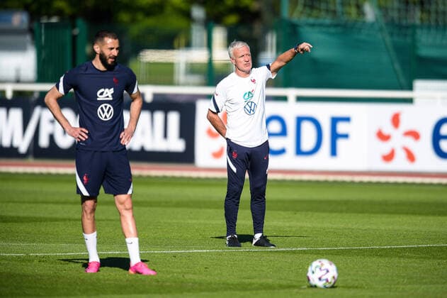 Fußball, Nationalteam Frankreich Training Didier Deschamps ( selectionneur - entraineur - France ) - Karim Benzema ( France ) - FOOTBALL : Entrainemente de l equipe de France au CNF - Clairefontaine - 31 05 2021 FedericoPestellini Panoramic 