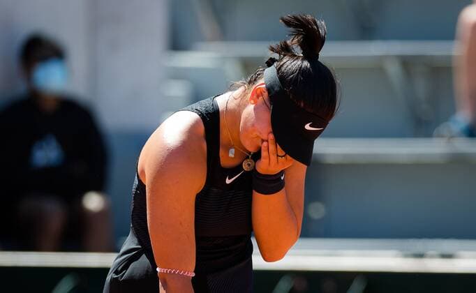 Mandatory Credit: Photo by Rob Prange Shutterstock (11977019dz) Bianca Andreescu of Canada in action during the first round of the 2021 Roland Garros Grand Slam Tournament French Open Tennis, Day Two, Roland Garros, Paris, France - 31 May 2021 French Open Tennis, Day Two, Roland Garros, Paris, France - 31 May 2021  Copyright: xRobxPrange Shutterstockx 11977019dz